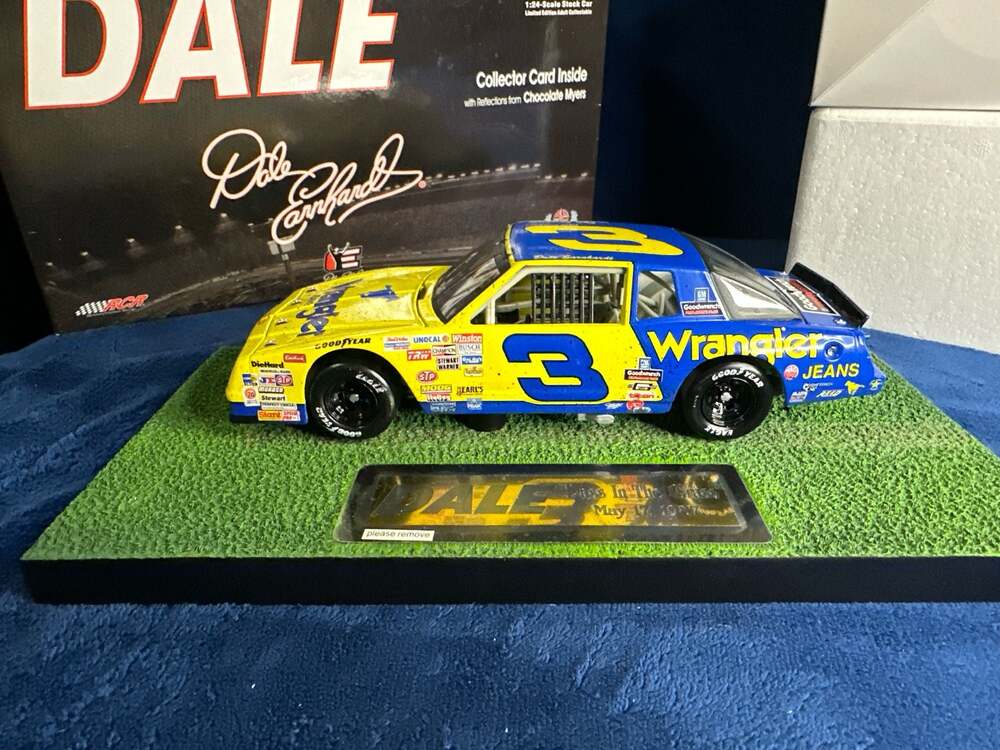 Dale Earnhardt #3 Wrangler 1987 Pass In The Grass 1:24 Diecast Car RCCA